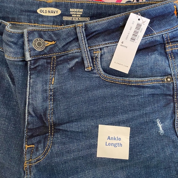 Old Navy Rockstar Super Skinny High Rise Jeans - Picture 4 of 5